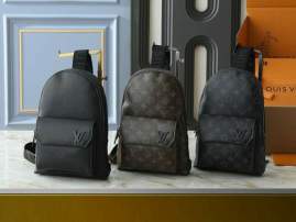 Picture of Louis Vuitton Mens Bags _SKUfw189974797fw